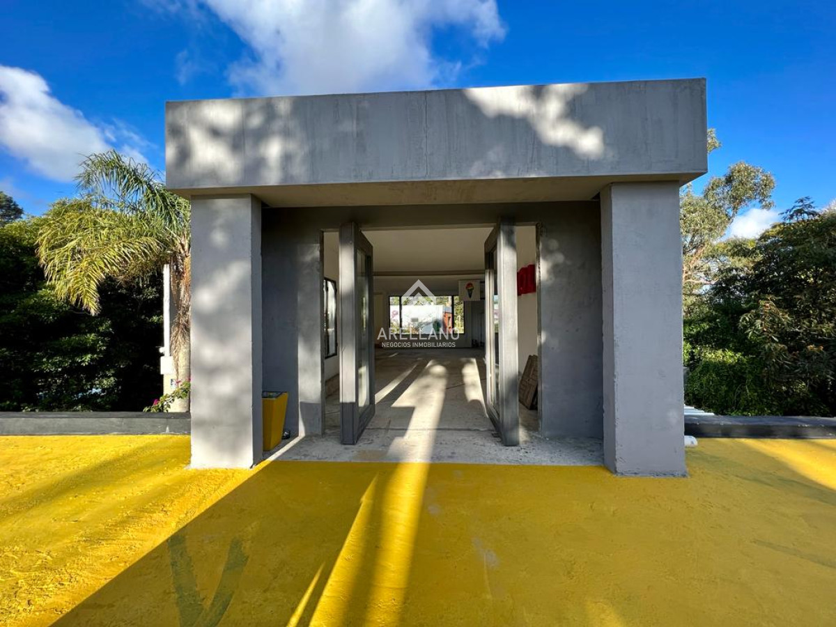 Casa ID.3924 - Casa, 4 dormitorios, Punta del Este, Pinares, Venta