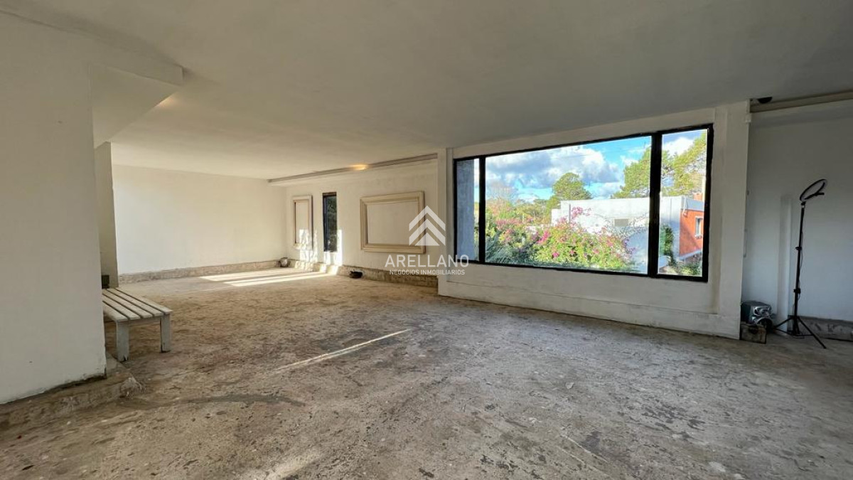 Casa ID.3924 - Casa, 4 dormitorios, Punta del Este, Pinares, Venta