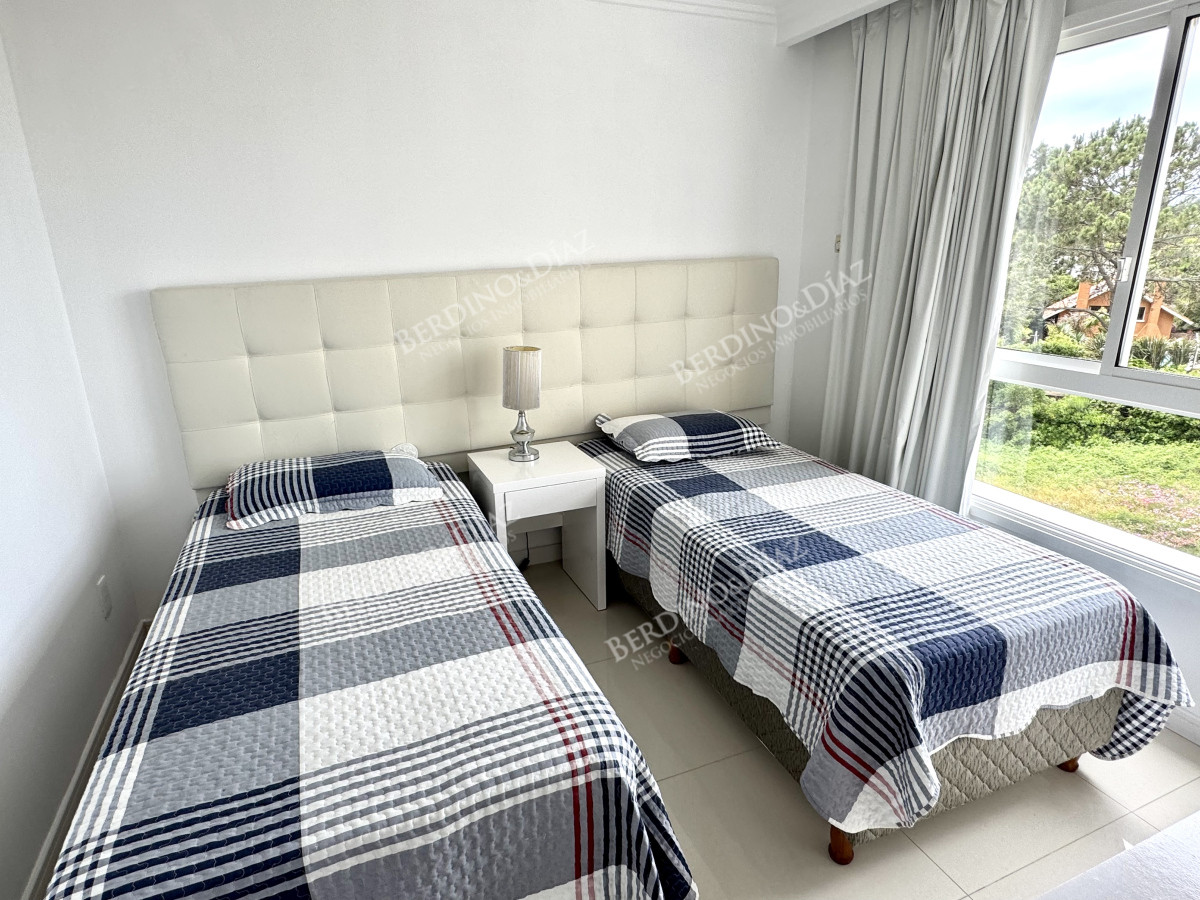 Apartamento ID.2899 - Apartamento, 3 dorm + dep, Punta del Este, Mansa, Venta y Alquiler