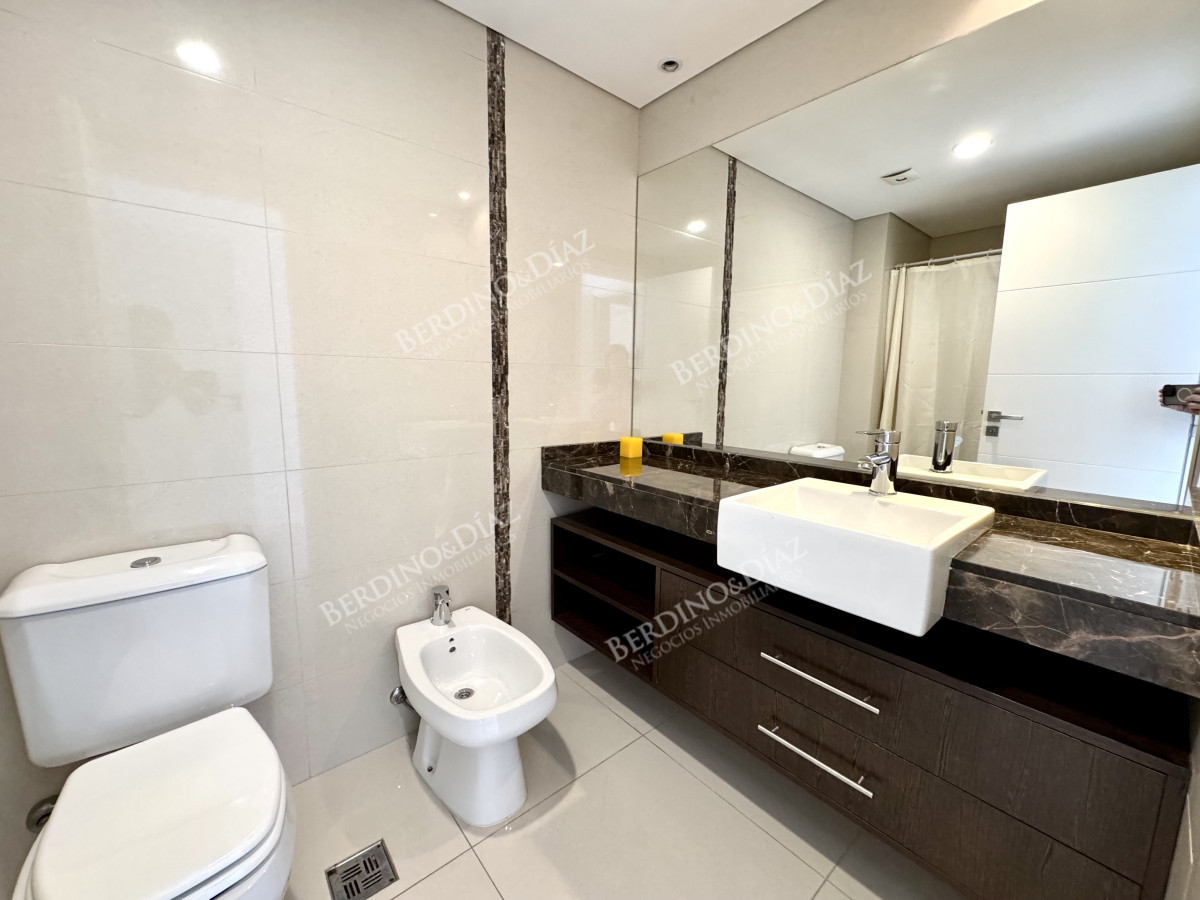 Apartamento ID.2899 - Apartamento, 3 dorm + dep, Punta del Este, Mansa, Venta y Alquiler