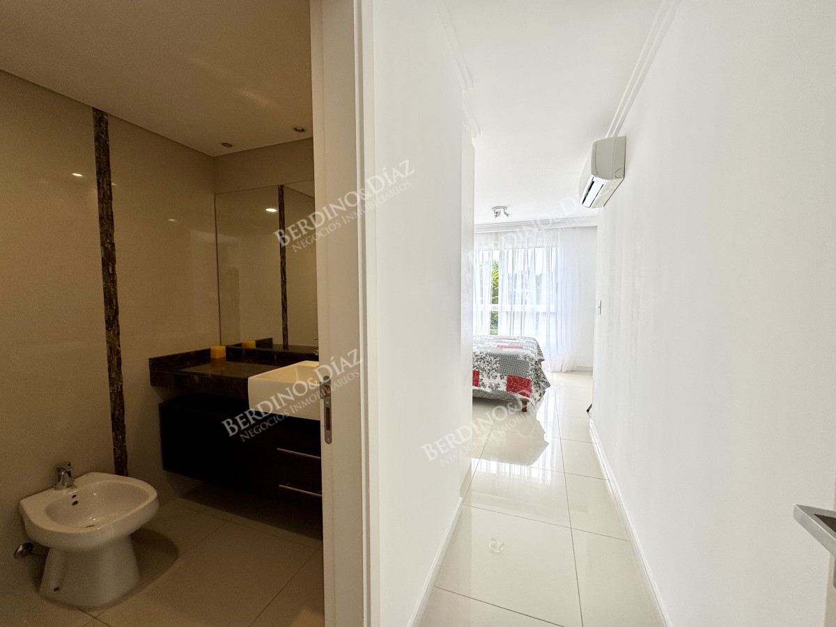 Apartamento ID.2899 - Apartamento, 3 dorm + dep, Punta del Este, Mansa, Venta y Alquiler