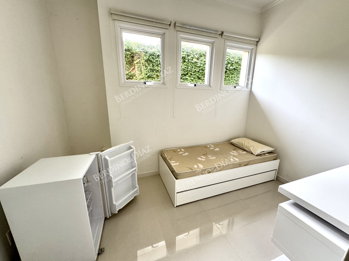 Apartamento ID.2899 - Apartamento, 3 dorm + dep, Punta del Este, Mansa, Venta y Alquiler