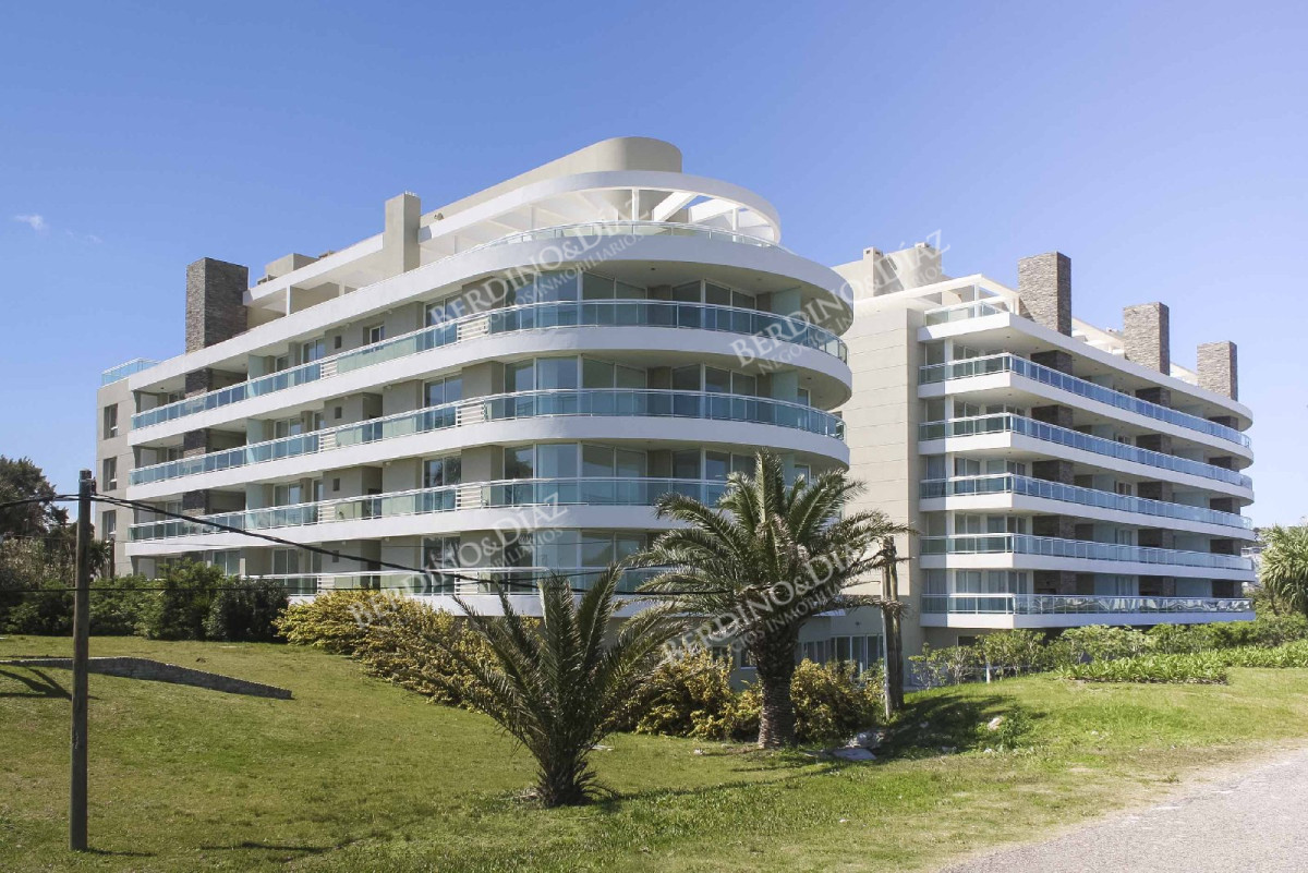 Apartamento ID.2899 - Apartamento, 3 dorm + dep, Punta del Este, Mansa, Venta y Alquiler