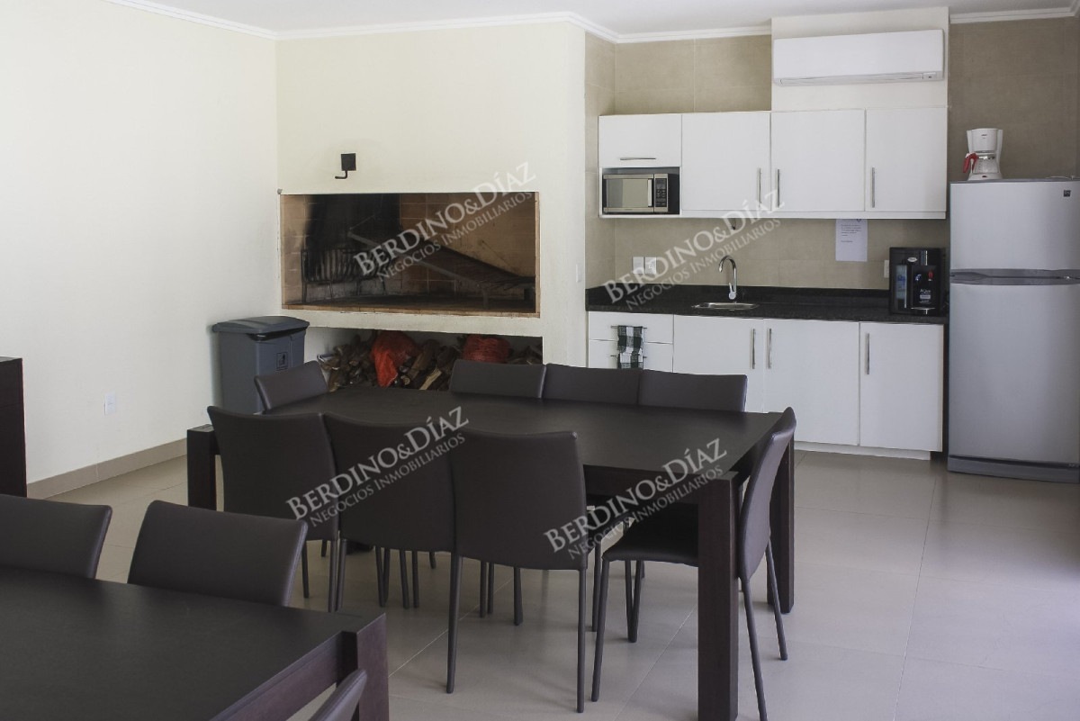 Apartamento ID.2899 - Apartamento, 3 dorm + dep, Punta del Este, Mansa, Venta y Alquiler