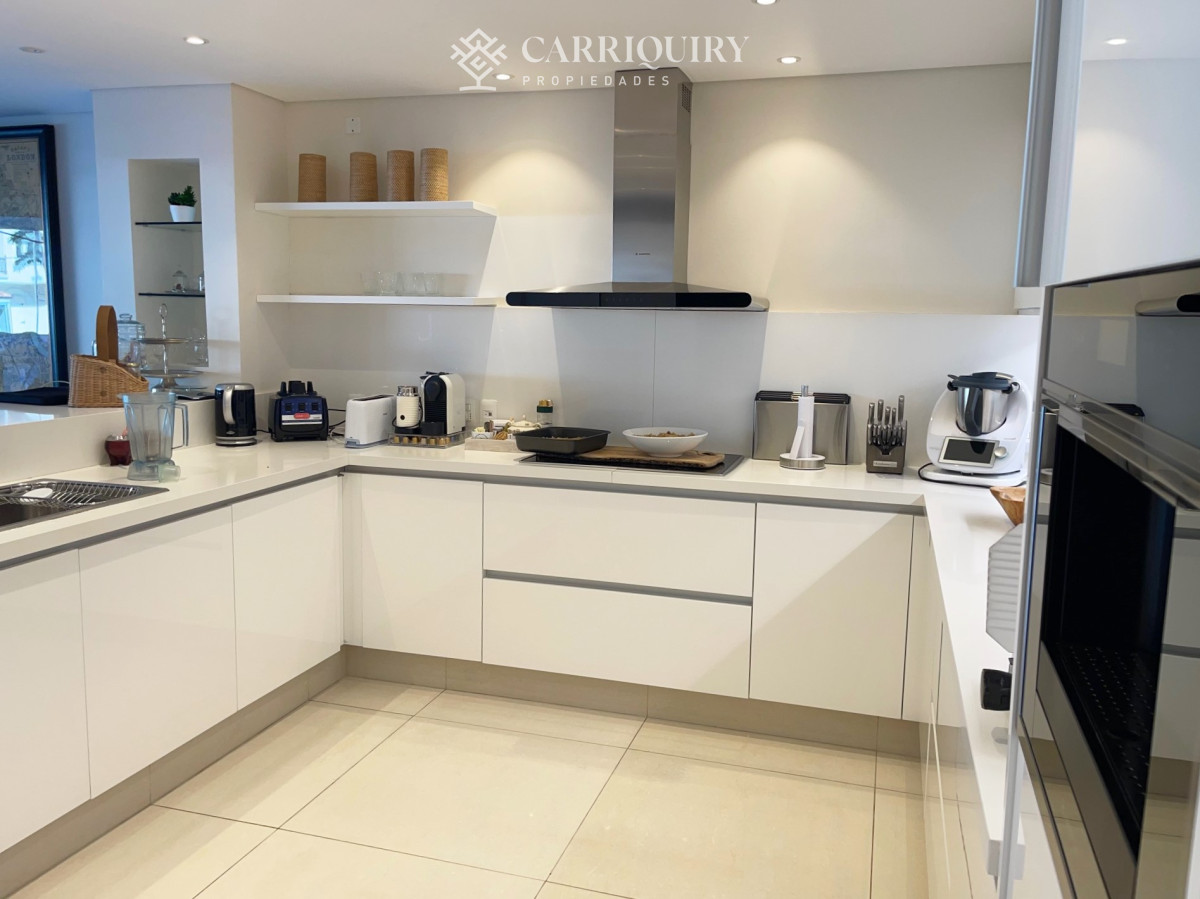 Apartamento ID.6277 - Apartamento, 4 suites y dep, Punta del Este, Puerto, Venta