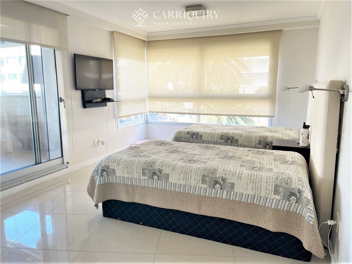 Apartamento ID.6277 - Apartamento, 4 suites y dep, Punta del Este, Puerto, Venta