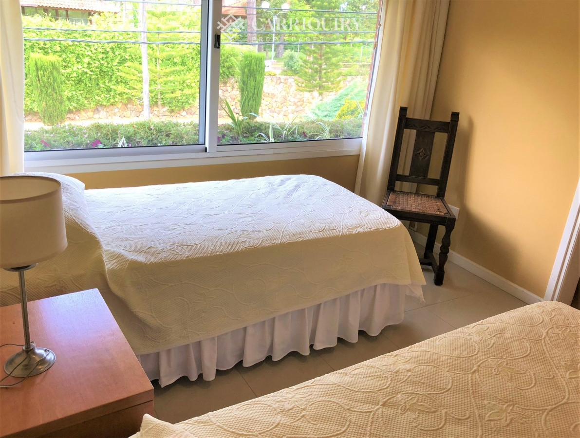Casa ID.5320/Alquiler-temporario-en-excelente-casa-de-2-dormitorios-en-barrio-privado-en-Pinares - CASA, 3 DORM + DEP DE SERVICIO, RINCÓN DEL INDIO, PLAYA BRAVA, PUNTA DEL ESTE, ALQUILER