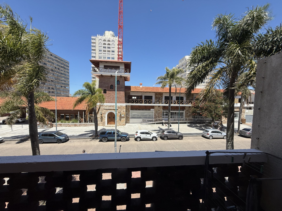 APARTAMENTO, 1 DORMITORIO Y MEDIOg , 1 BAÑO, PENINSULA , PUNTA DEL ESTE, VENTA