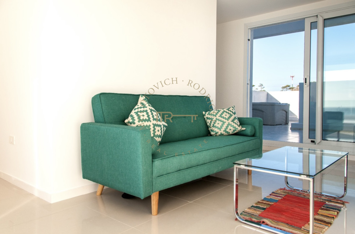 Apartamento ID.1611 - Apartamento, 2 dorm y dep, Penthouse, Playa Mansa, Alquiler Y venta
