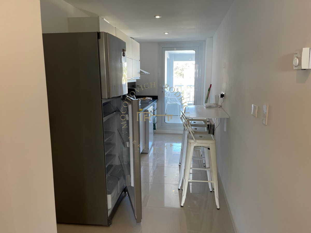 Apartamento ID.1611 - Apartamento, 2 dorm y dep, Penthouse, Playa Mansa, Alquiler Y venta