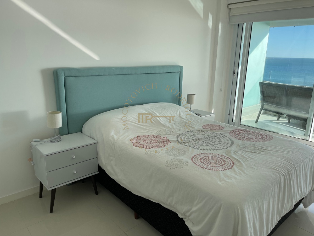 Apartamento ID.1611 - Apartamento, 2 dorm y dep, Penthouse, Playa Mansa, Alquiler Y venta