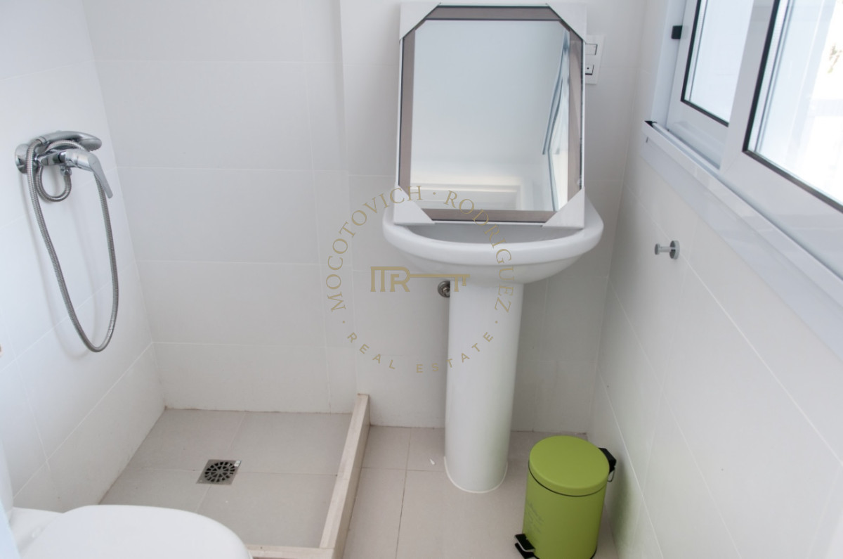 Apartamento ID.1611 - Apartamento, 2 dorm y dep, Penthouse, Playa Mansa, Alquiler Y venta