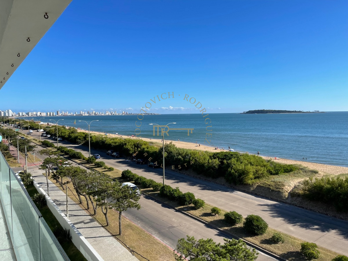Apartamento ID.1611 - Apartamento, 2 dorm y dep, Penthouse, Playa Mansa, Alquiler Y venta