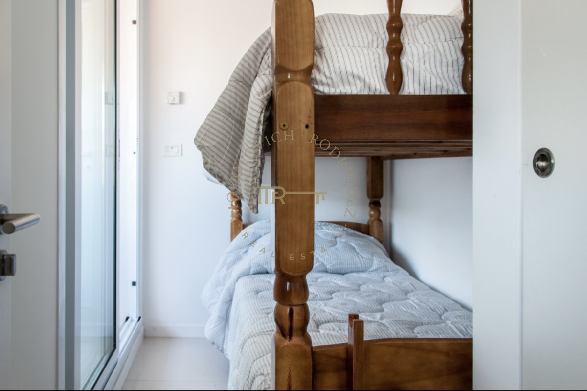 Apartamento ID.1611 - Apartamento, 2 dorm y dep, Penthouse, Playa Mansa, Alquiler Y venta