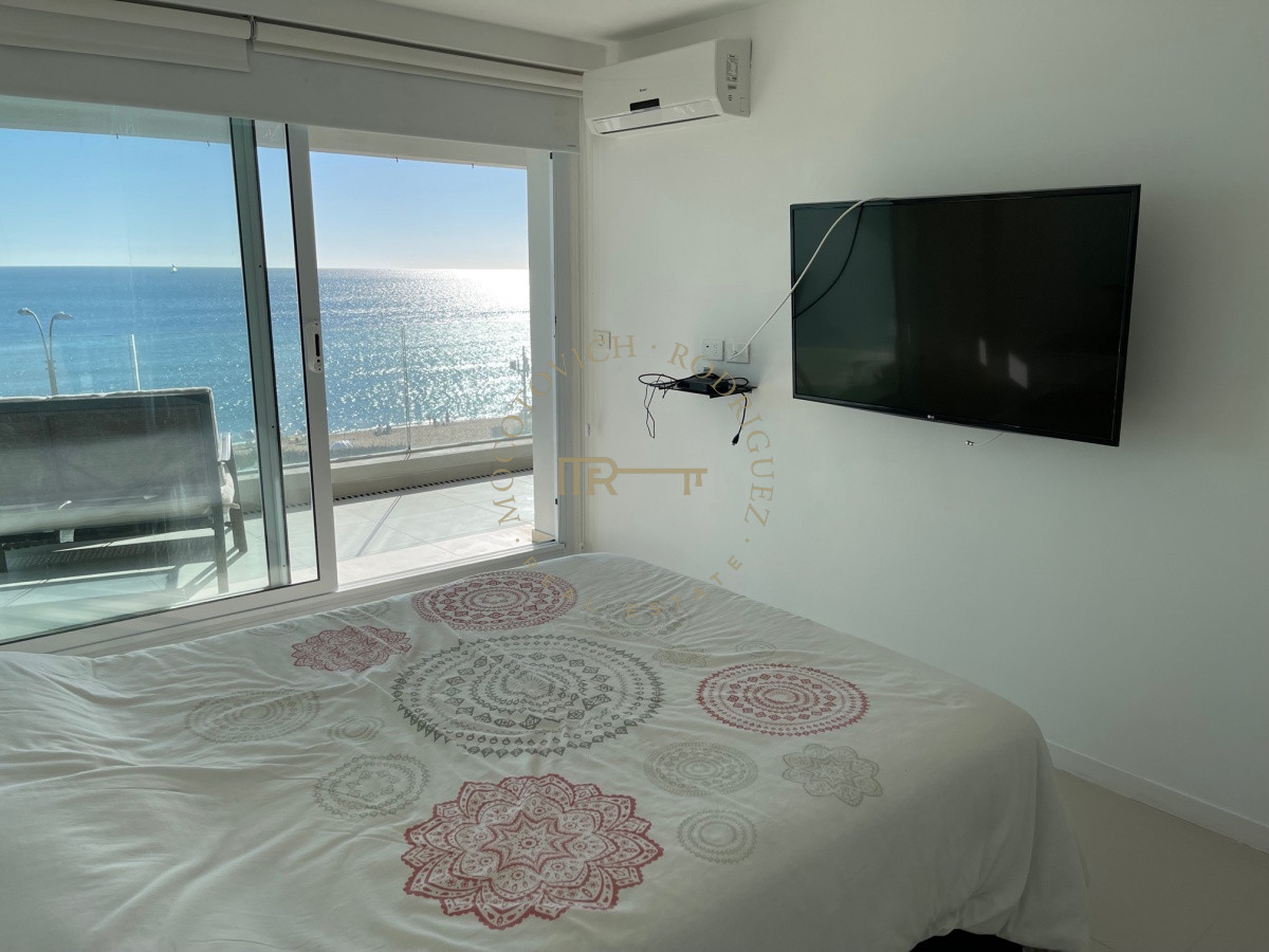 Apartamento ID.1611 - Apartamento, 2 dorm y dep, Penthouse, Playa Mansa, Alquiler Y venta