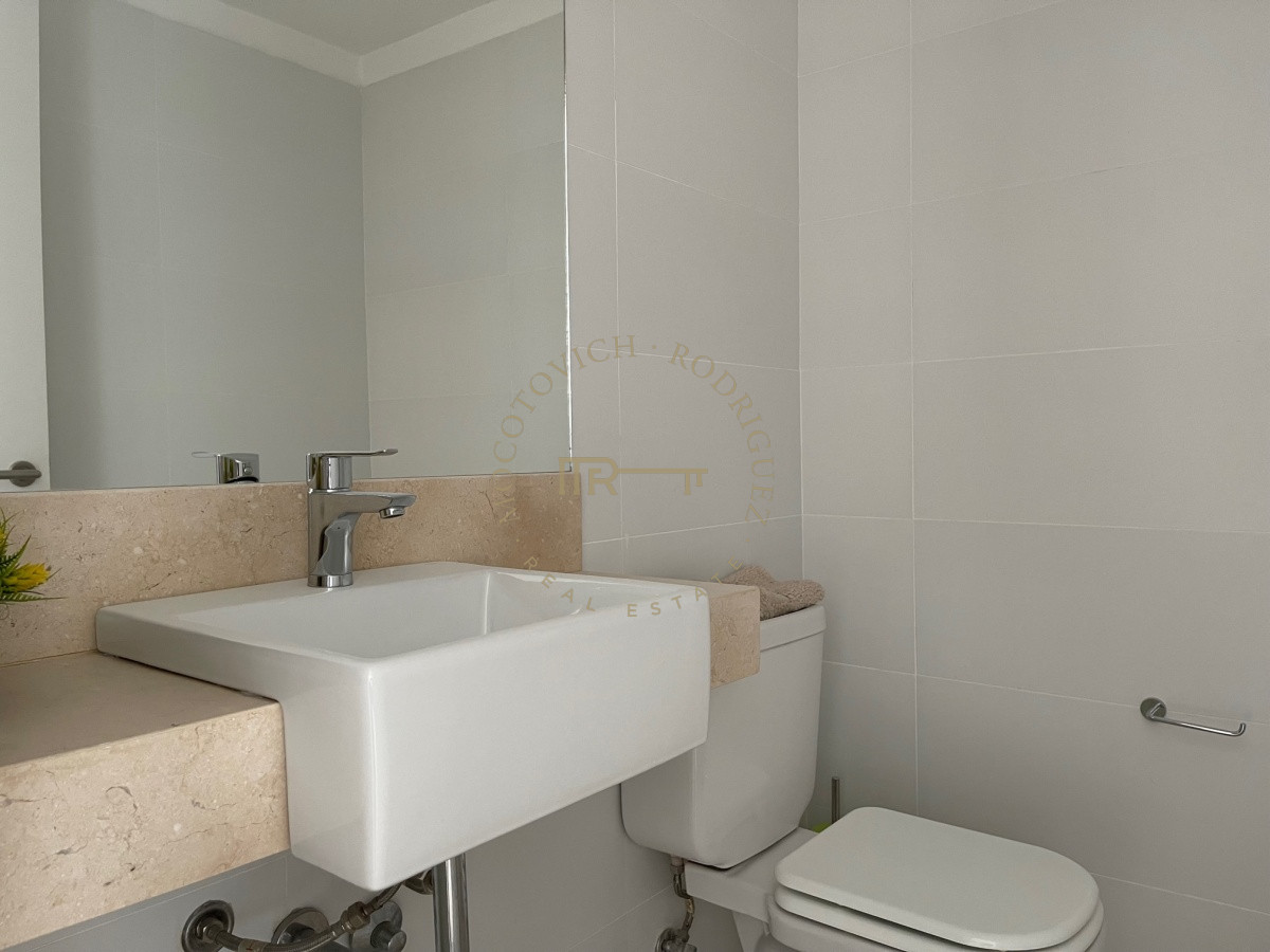 Apartamento ID.1611 - Apartamento, 2 dorm y dep, Penthouse, Playa Mansa, Alquiler Y venta