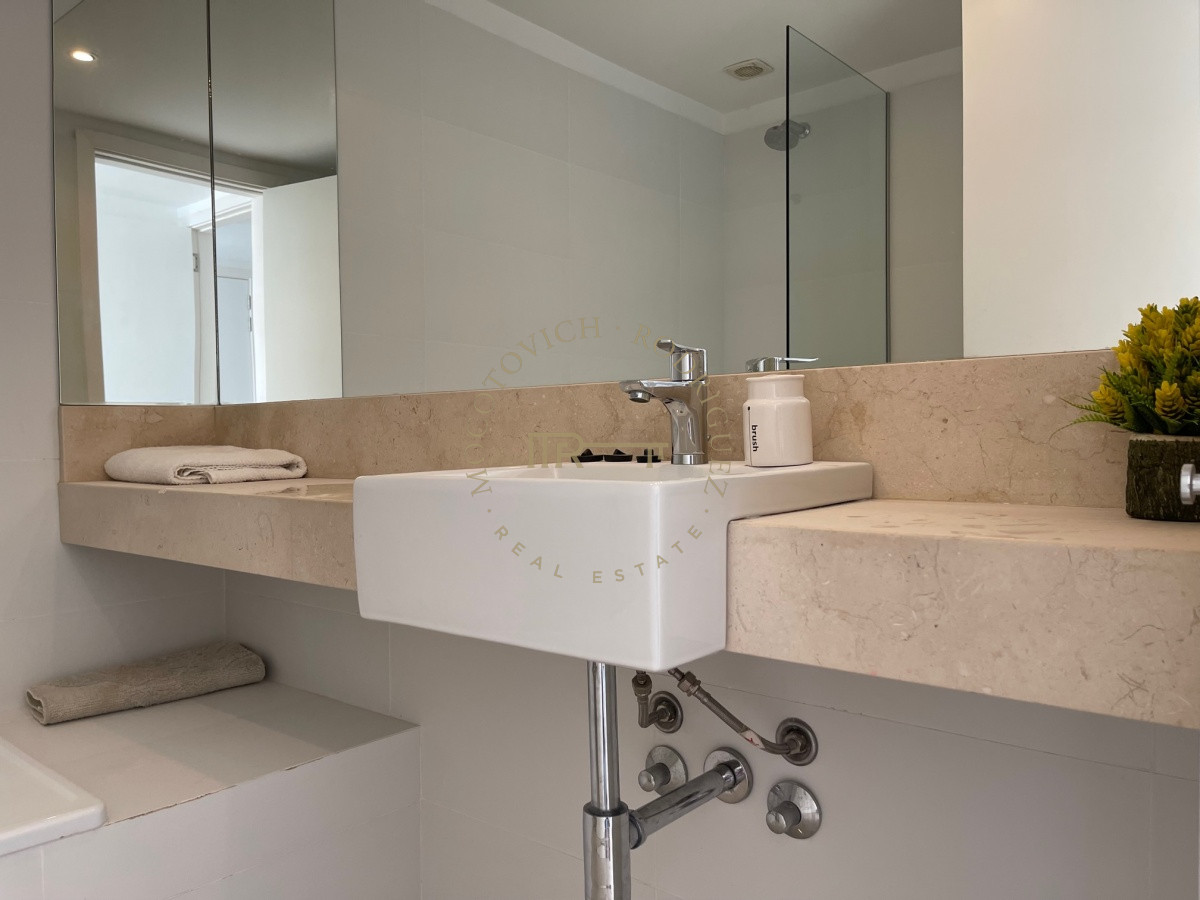 Apartamento ID.1611 - Apartamento, 2 dorm y dep, Penthouse, Playa Mansa, Alquiler Y venta