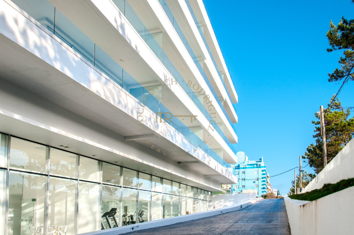 Apartamento ID.1611 - Apartamento, 2 dorm y dep, Penthouse, Playa Mansa, Alquiler Y venta