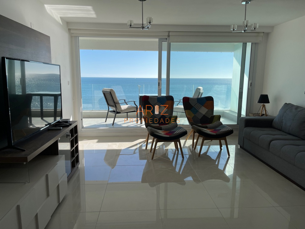 Apartamento ID.1284 - Apartamento, 2 dorm y dep, Penthouse, Playa Mansa, Alquiler Y venta