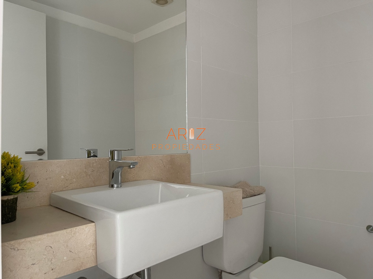 Apartamento ID.1284 - Apartamento, 2 dorm y dep, Penthouse, Playa Mansa, Alquiler Y venta