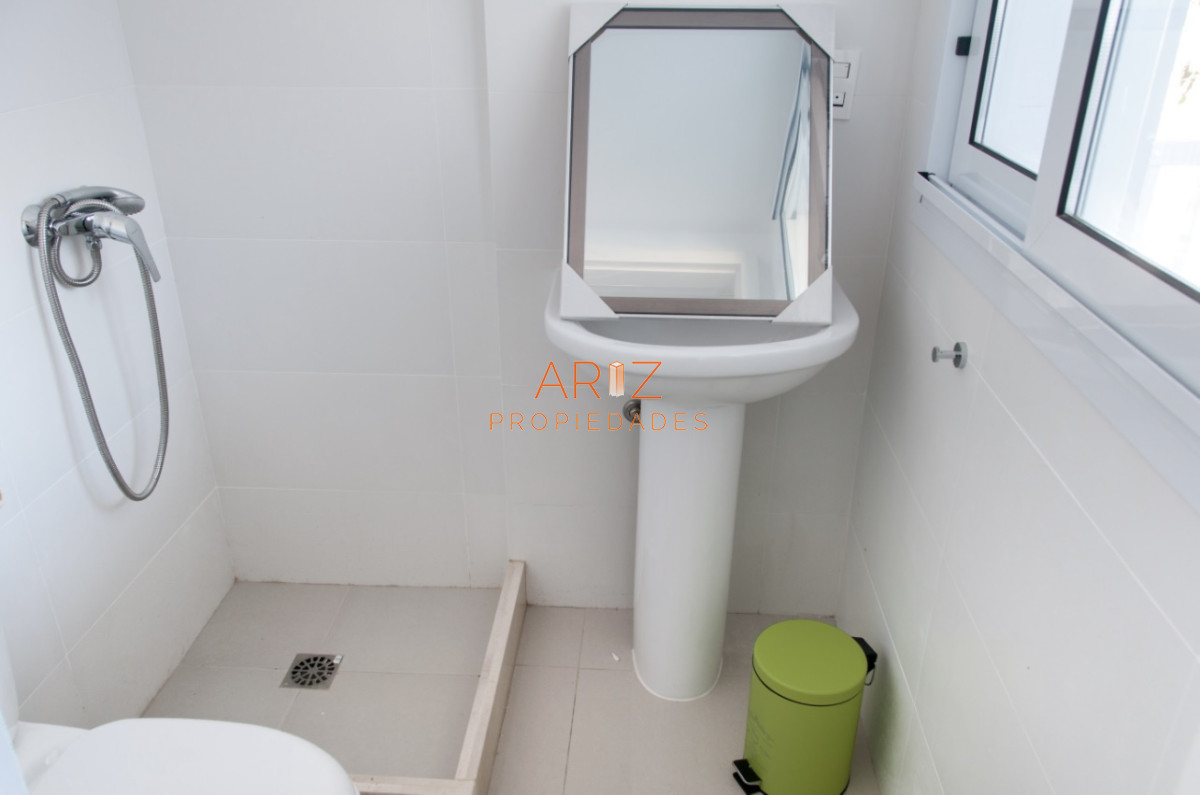 Apartamento ID.1284 - Apartamento, 2 dorm y dep, Penthouse, Playa Mansa, Alquiler Y venta