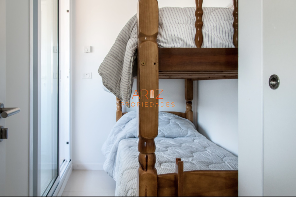 Apartamento ID.1284 - Apartamento, 2 dorm y dep, Penthouse, Playa Mansa, Alquiler Y venta