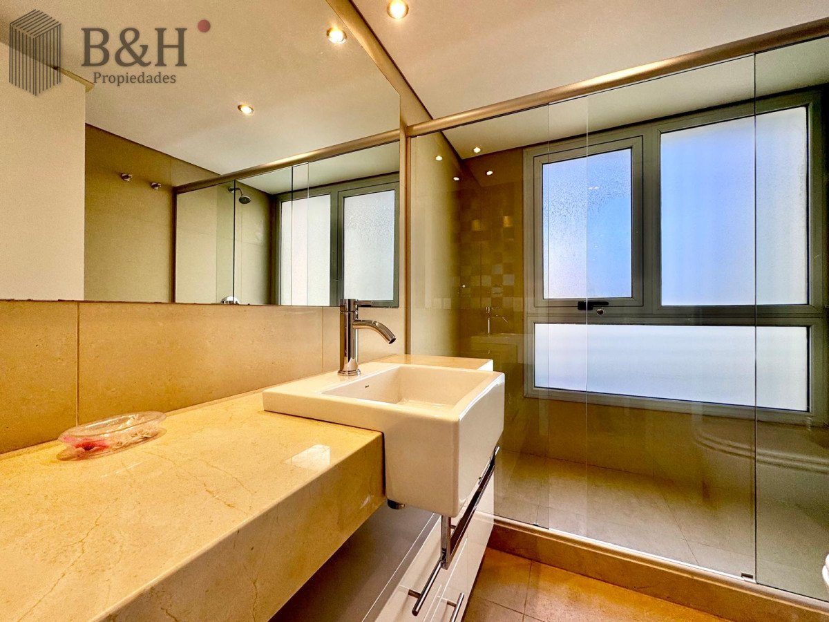 Apartamento ID.3016 - APARTAMENTO, 4 DORM + DEP. SERV, PUERTO, PUNTA DEL ESTE, VENTA Y ALQUILER