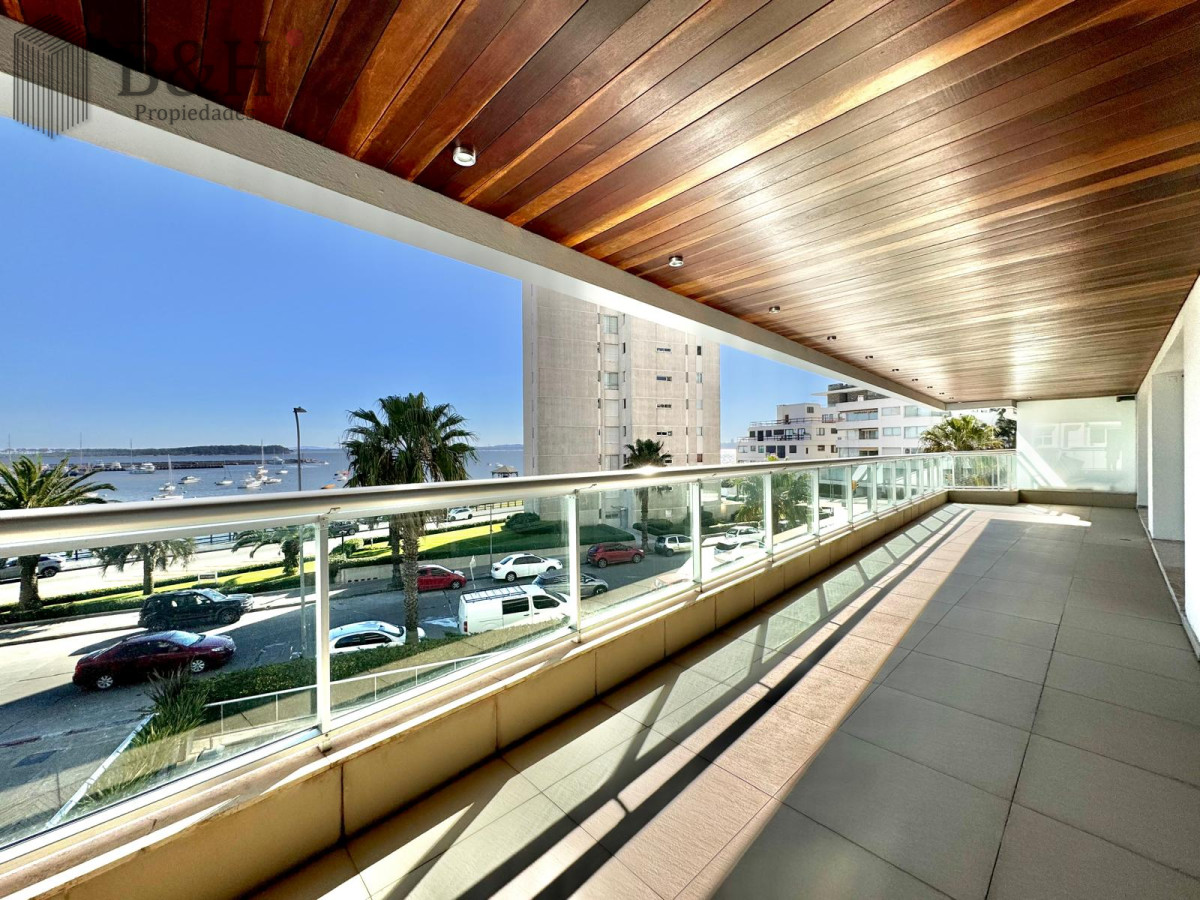 Apartamento ID.3016 - APARTAMENTO, 4 DORM + DEP. SERV, PUERTO, PUNTA DEL ESTE, VENTA Y ALQUILER