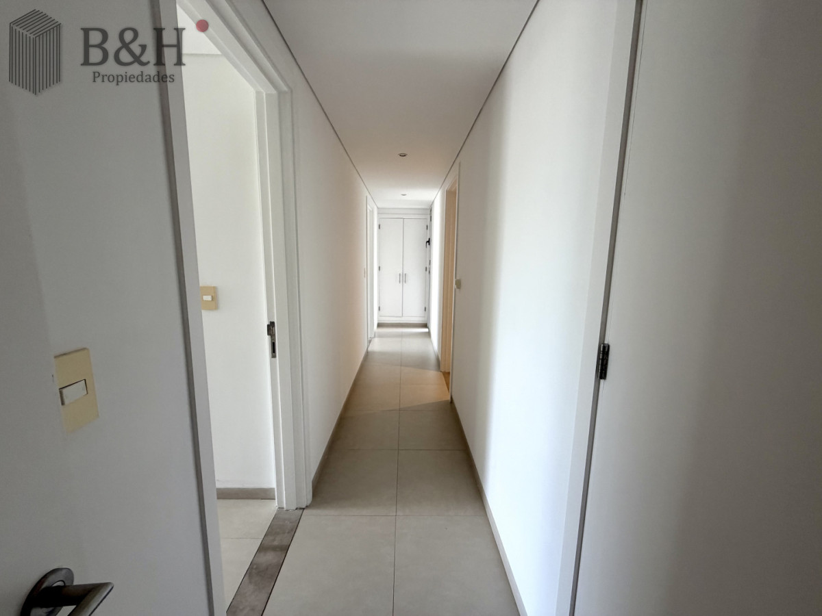 Apartamento ID.6404 - Apartamento, 3 dorm y dep, brava, Punta del Este Venta