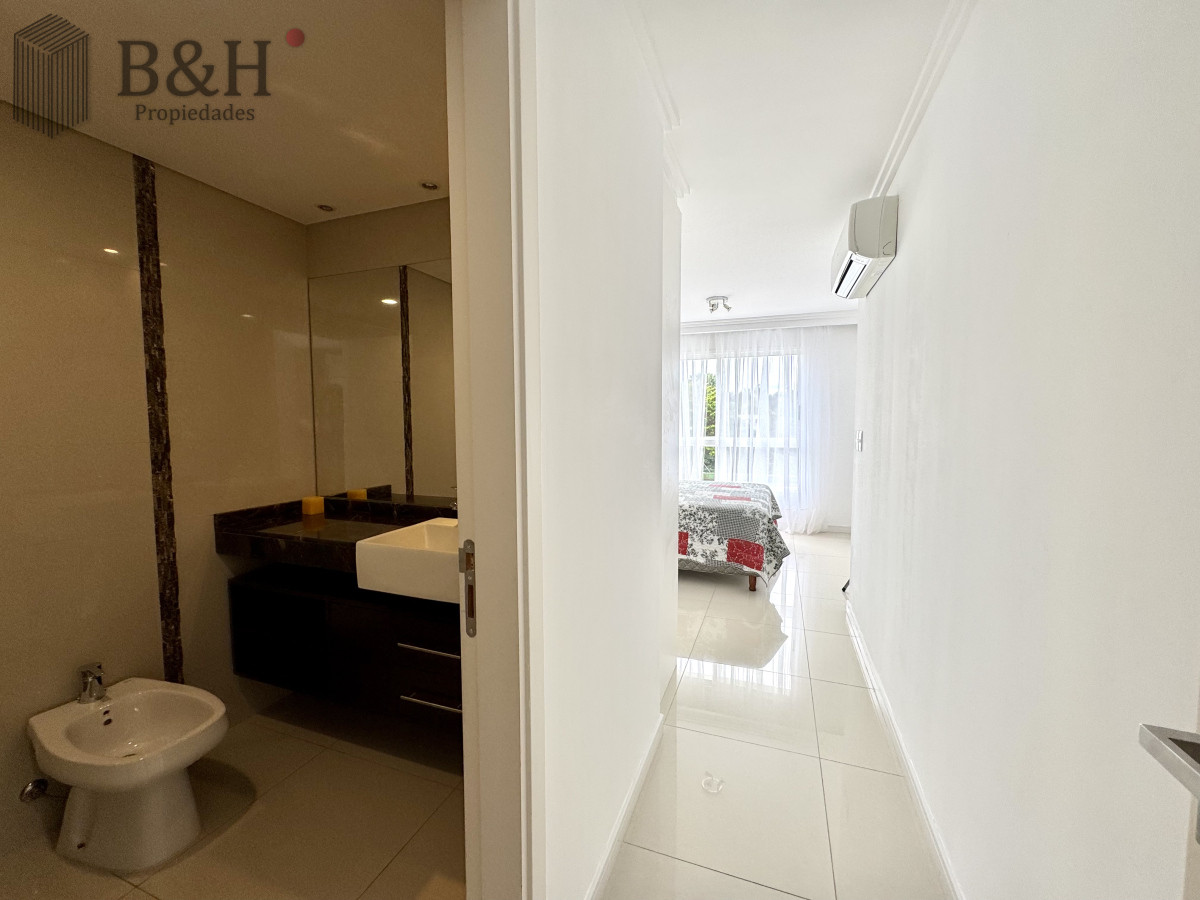 Apartamento ID.2988 - Apartamento, 3 dorm + dep, Punta del Este, Mansa, Venta y Alquiler