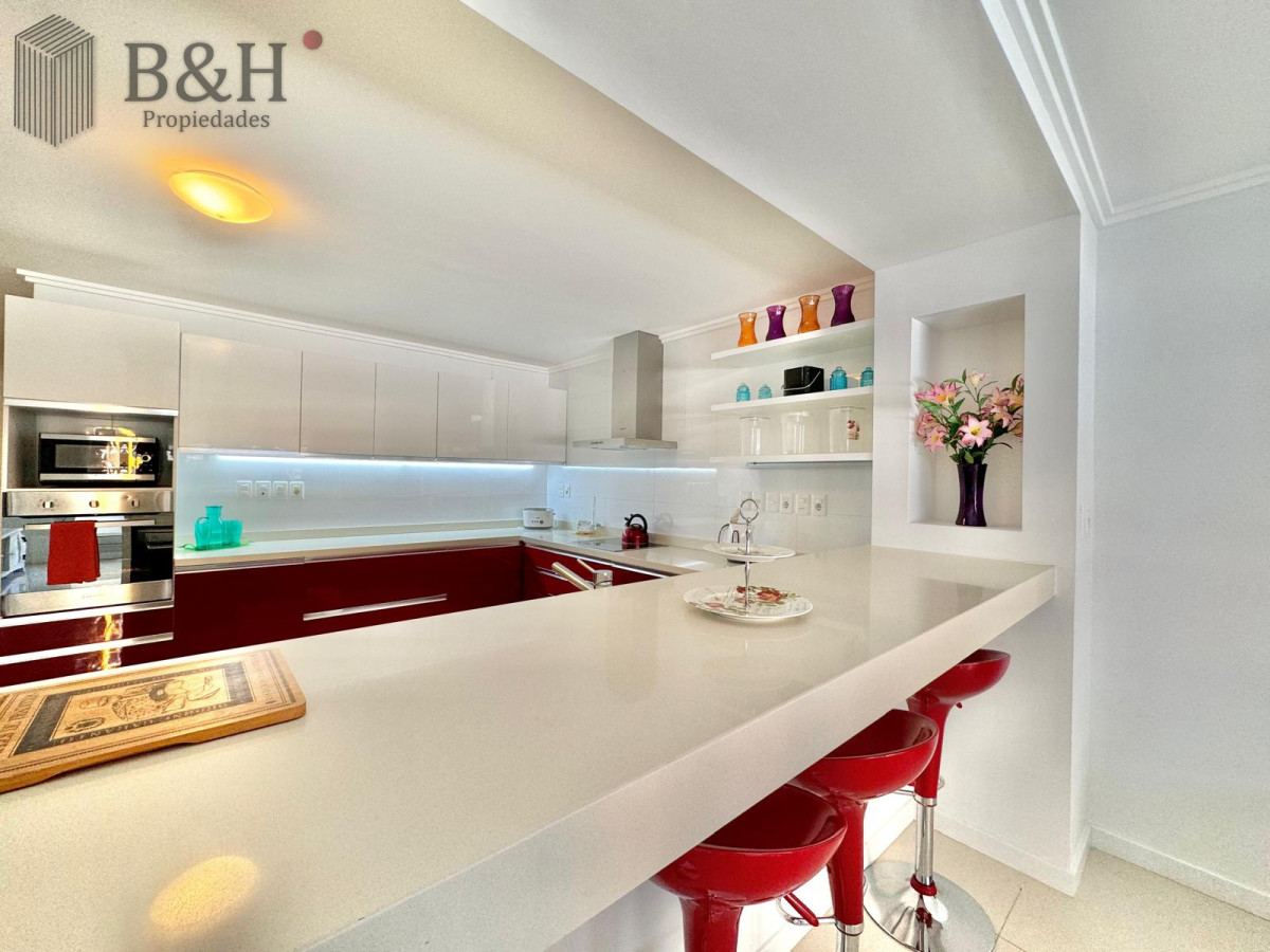 Apartamento ID.3016 - APARTAMENTO, 4 DORM + DEP. SERV, PUERTO, PUNTA DEL ESTE, VENTA Y ALQUILER