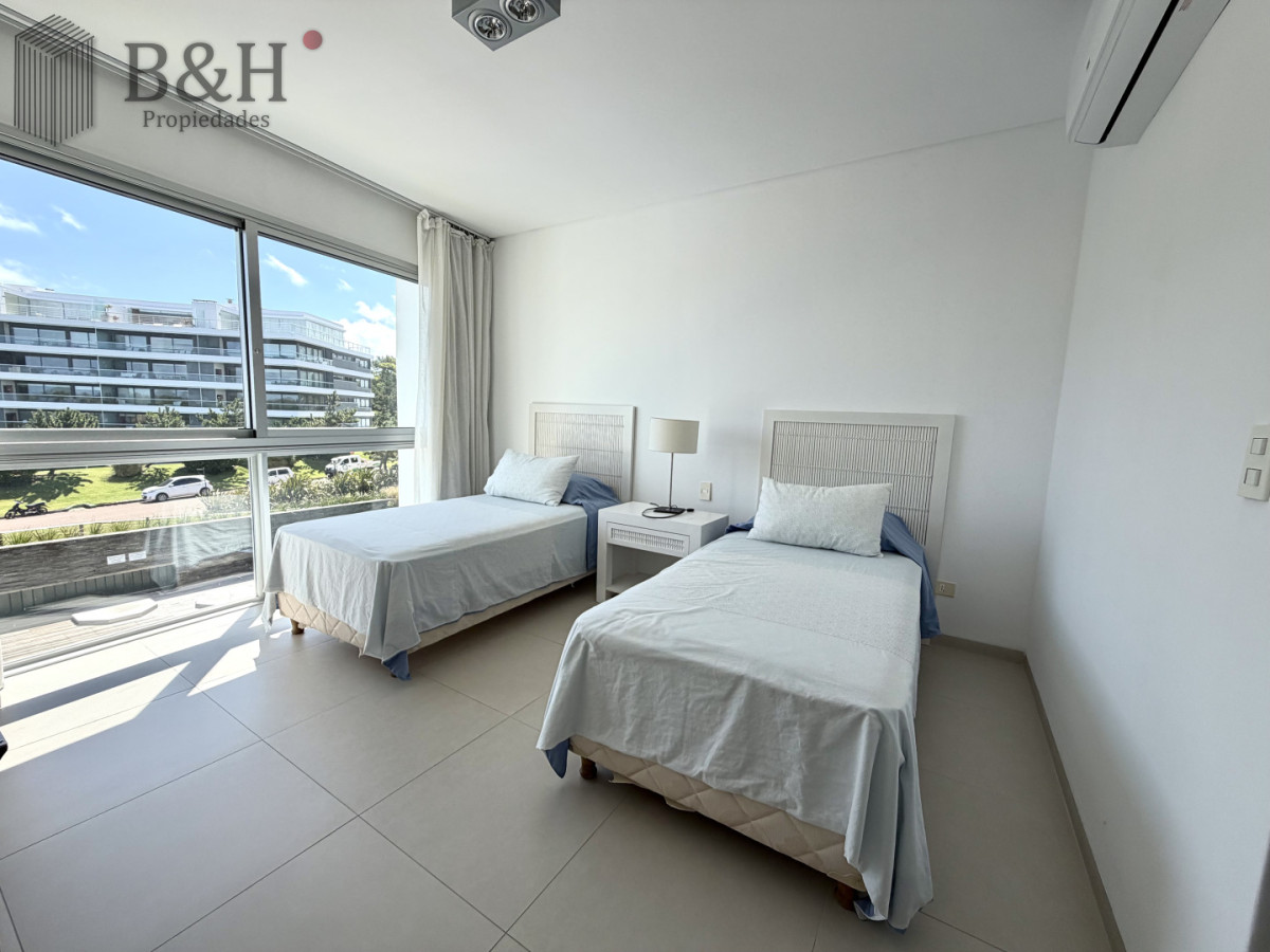 Apartamento ID.6404 - Apartamento, 3 dorm y dep, brava, Punta del Este Venta
