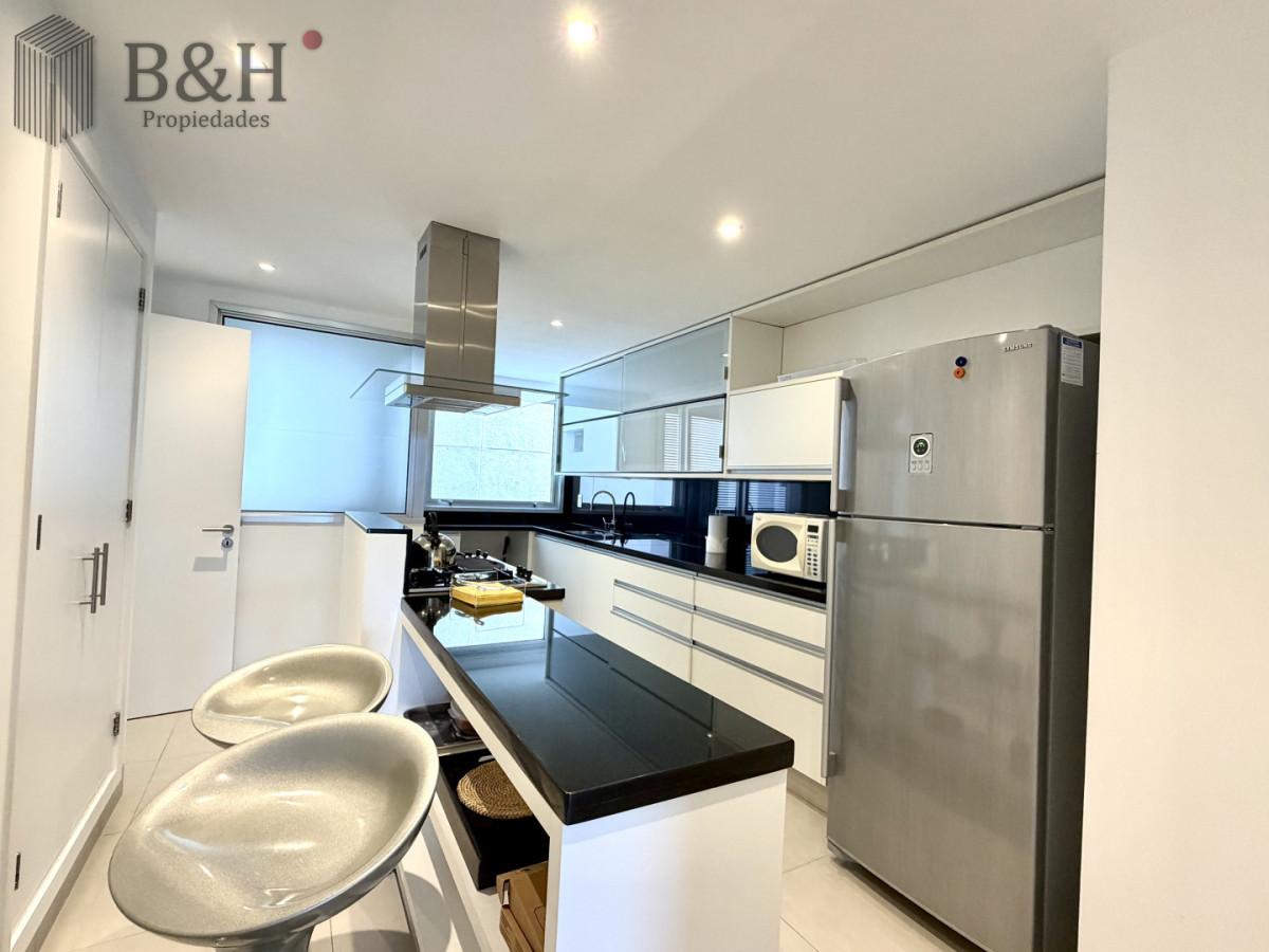 Apartamento ID.6404 - Apartamento, 3 dorm y dep, brava, Punta del Este Venta