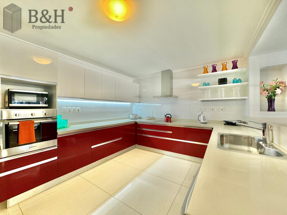 Apartamento ID.3016 - APARTAMENTO, 4 DORM + DEP. SERV, PUERTO, PUNTA DEL ESTE, VENTA Y ALQUILER