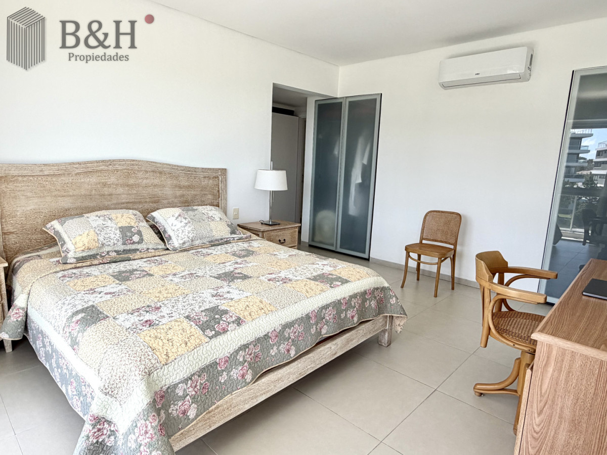 Apartamento ID.6404 - Apartamento, 3 dorm y dep, brava, Punta del Este Venta