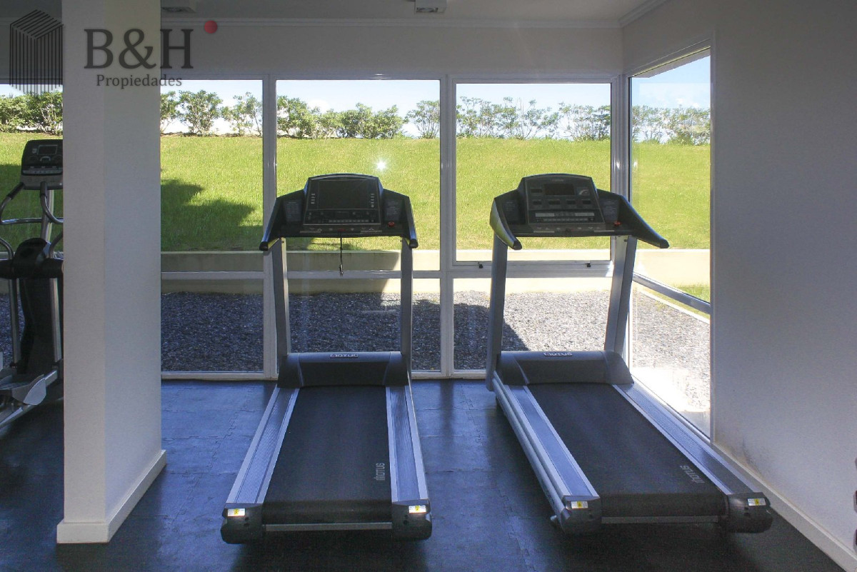 Apartamento ID.2988 - Apartamento, 3 dorm + dep, Punta del Este, Mansa, Venta y Alquiler