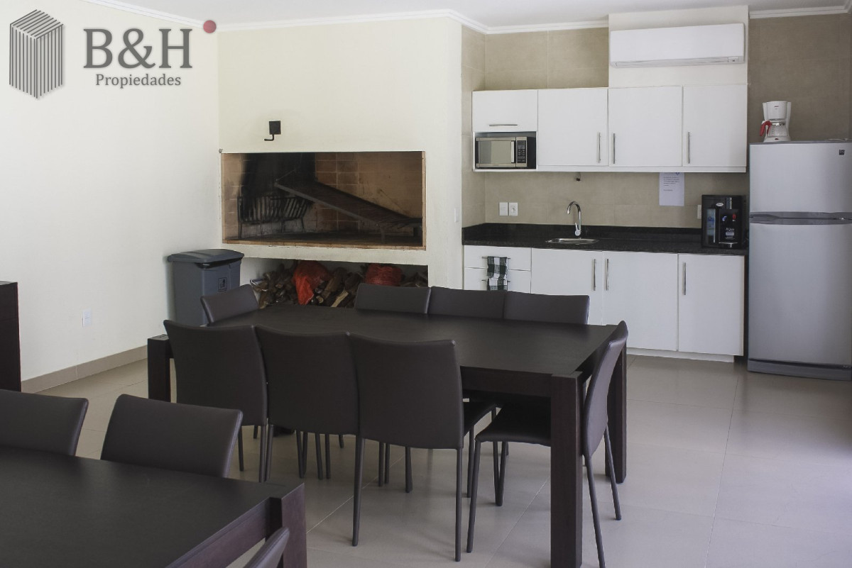 Apartamento ID.2988 - Apartamento, 3 dorm + dep, Punta del Este, Mansa, Venta y Alquiler
