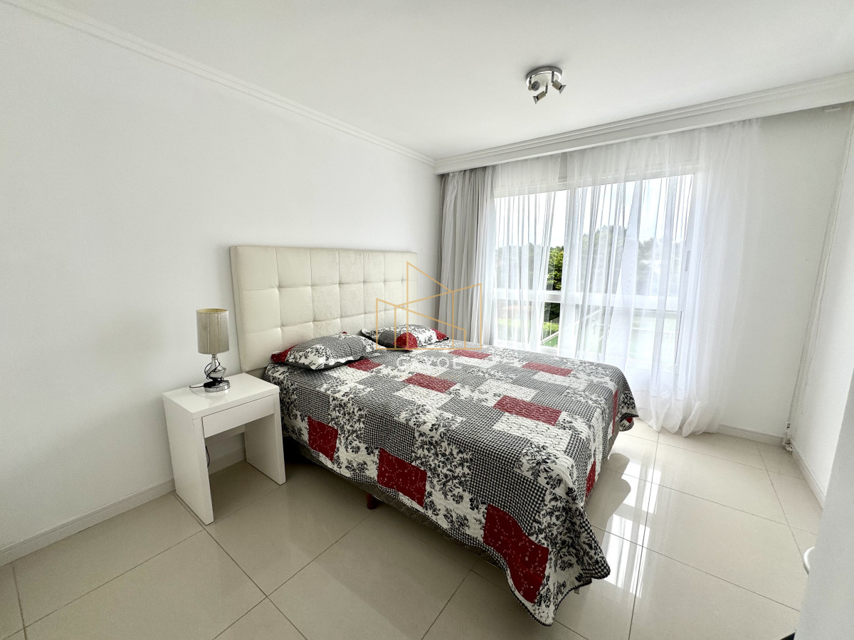 Apartamento ID.569 - Apartamento, 3 dorm + dep, Punta del Este, Mansa, Venta y Alquiler
