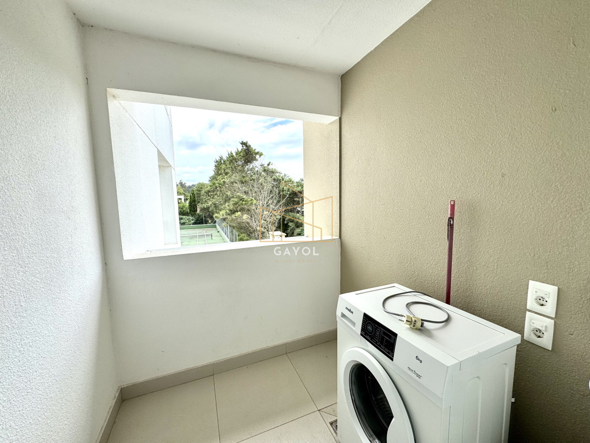 Apartamento ID.569 - Apartamento, 3 dorm + dep, Punta del Este, Mansa, Venta y Alquiler