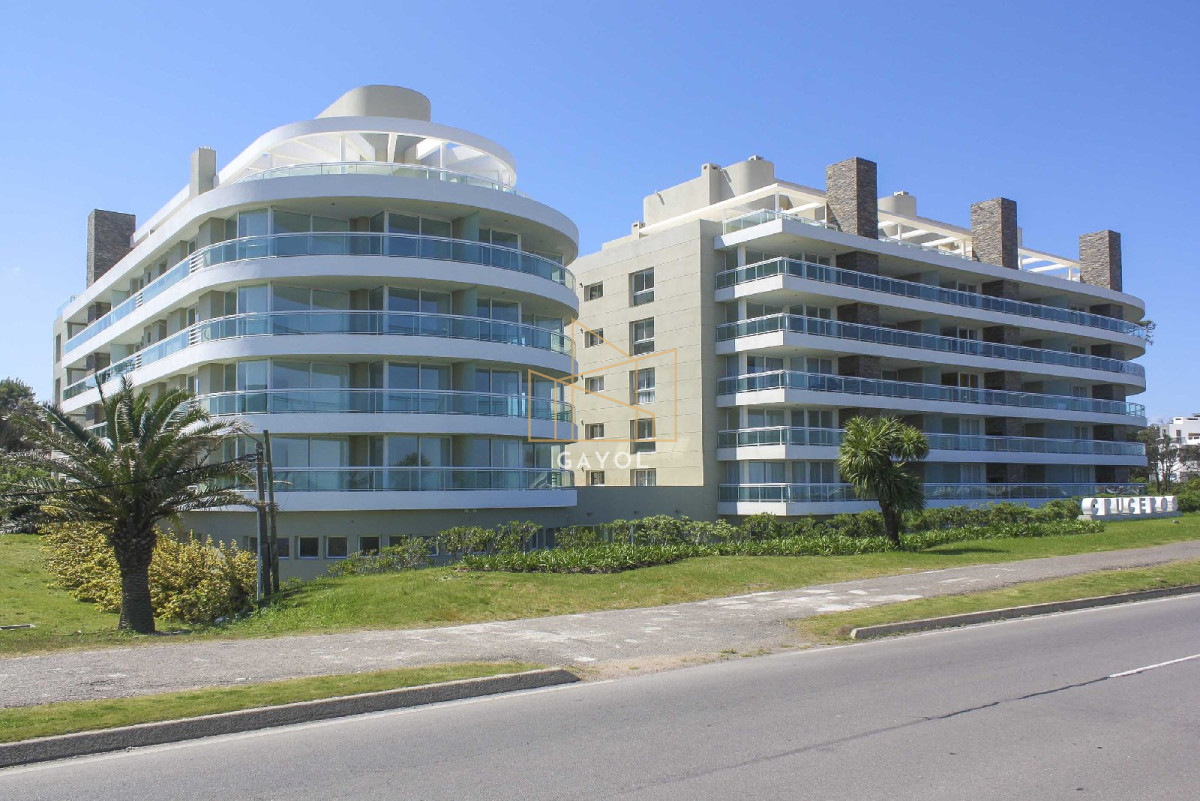 Apartamento ID.569 - Apartamento, 3 dorm + dep, Punta del Este, Mansa, Venta y Alquiler