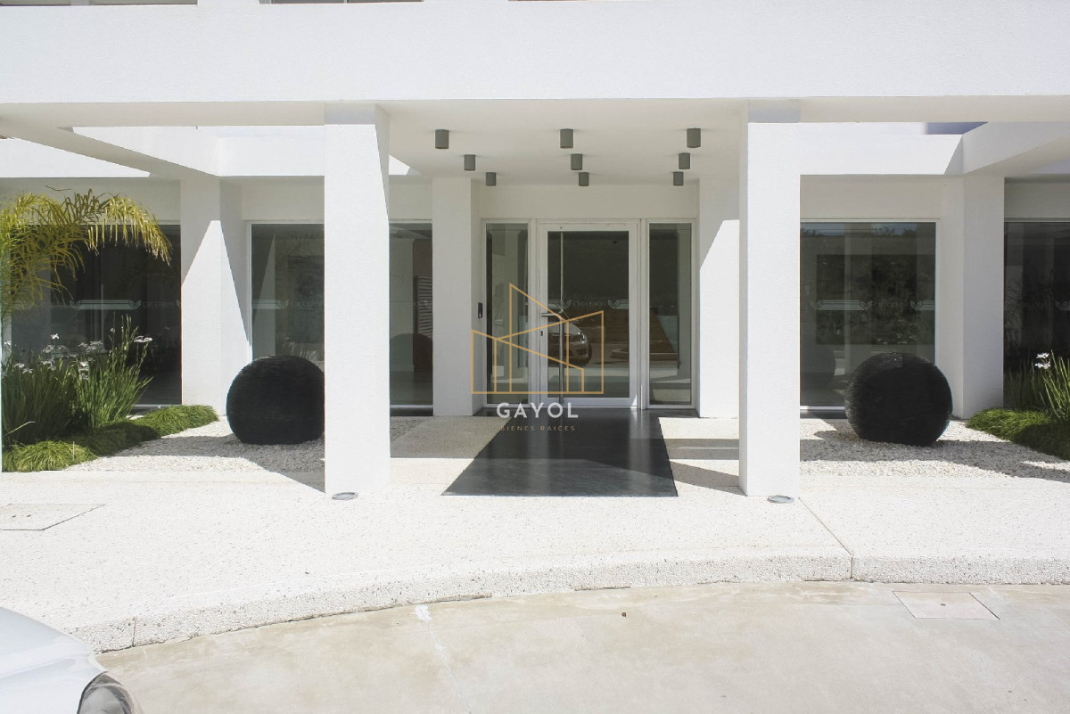 Apartamento ID.569 - Apartamento, 3 dorm + dep, Punta del Este, Mansa, Venta y Alquiler