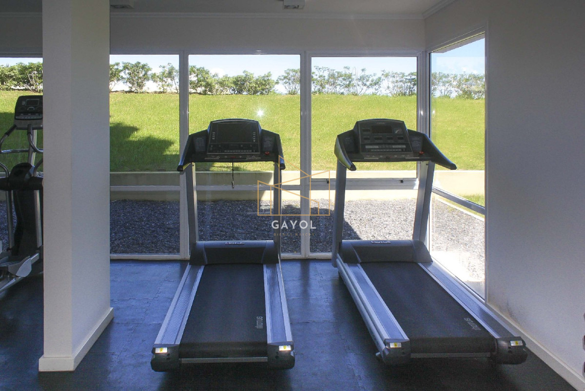 Apartamento ID.569 - Apartamento, 3 dorm + dep, Punta del Este, Mansa, Venta y Alquiler