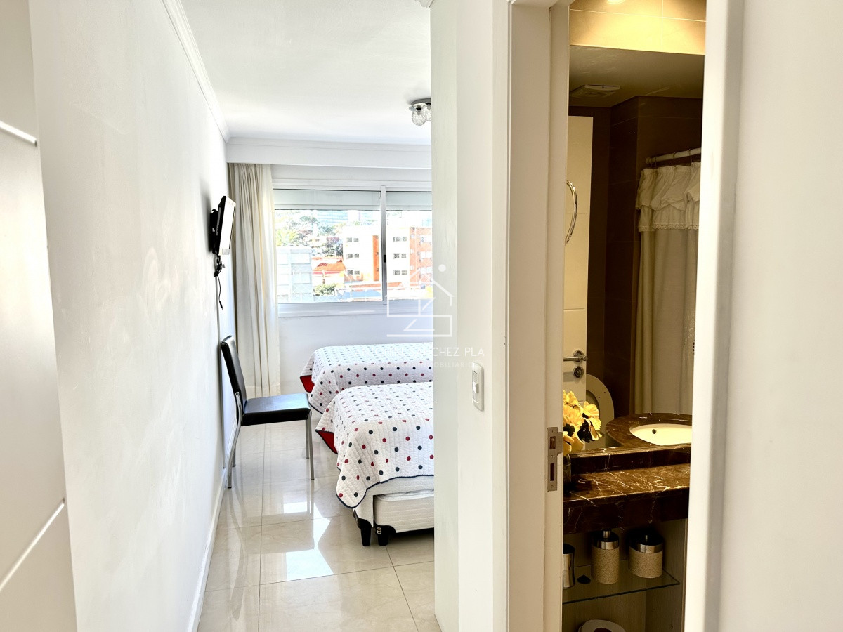 Apartamento ID.3961 - Apartamento, 2 y medio dorm, Punta del Este, ALQUILER