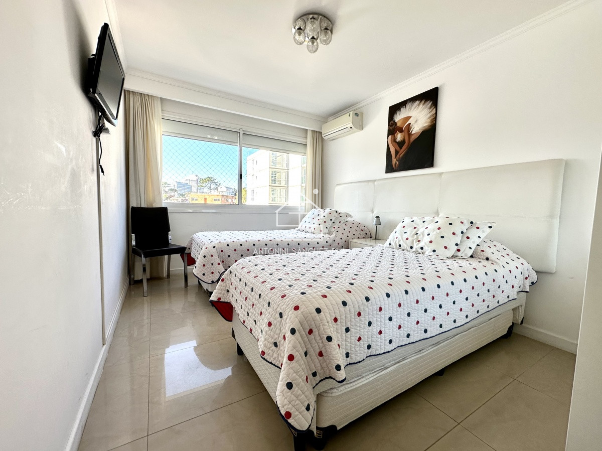 Apartamento ID.3961 - Apartamento, 2 y medio dorm, Punta del Este, ALQUILER