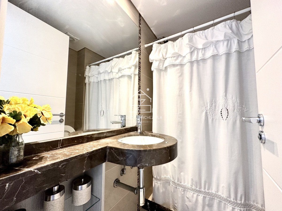 Apartamento ID.3961 - Apartamento, 2 y medio dorm, Punta del Este, ALQUILER