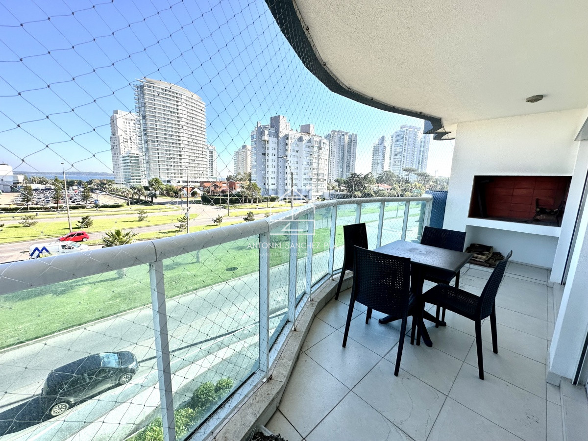 Apartamento ID.3961 - Apartamento, 2 y medio dorm, Punta del Este, ALQUILER
