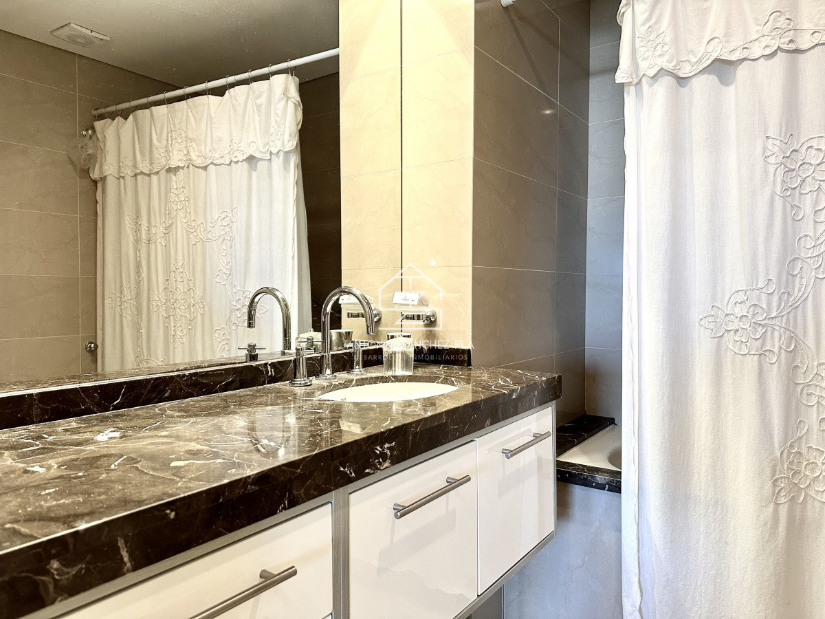 Apartamento ID.3961 - Apartamento, 2 y medio dorm, Punta del Este, ALQUILER