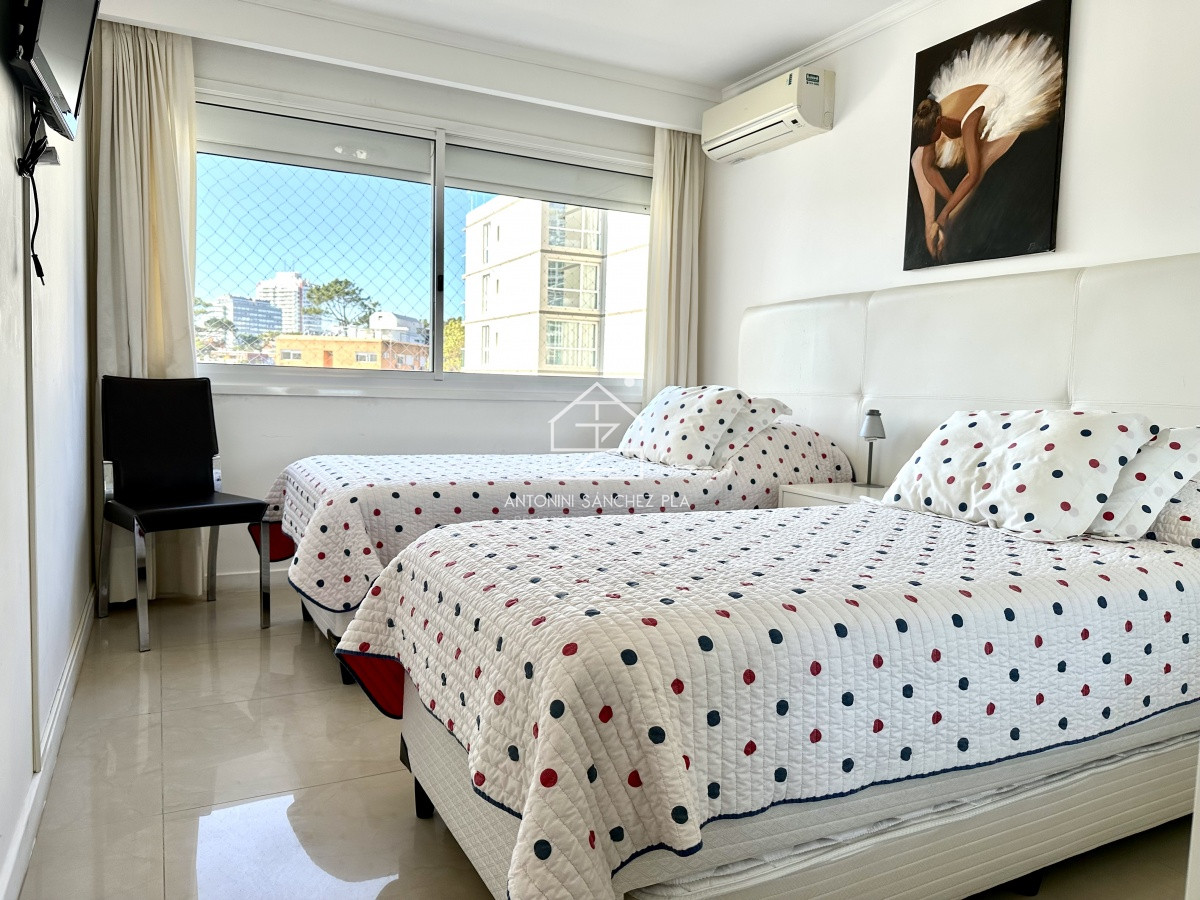 Apartamento ID.3961 - Apartamento, 2 y medio dorm, Punta del Este, ALQUILER