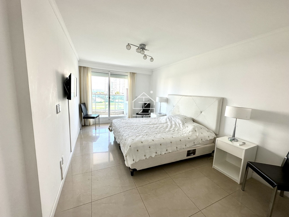 Apartamento ID.3961 - Apartamento, 2 y medio dorm, Punta del Este, ALQUILER