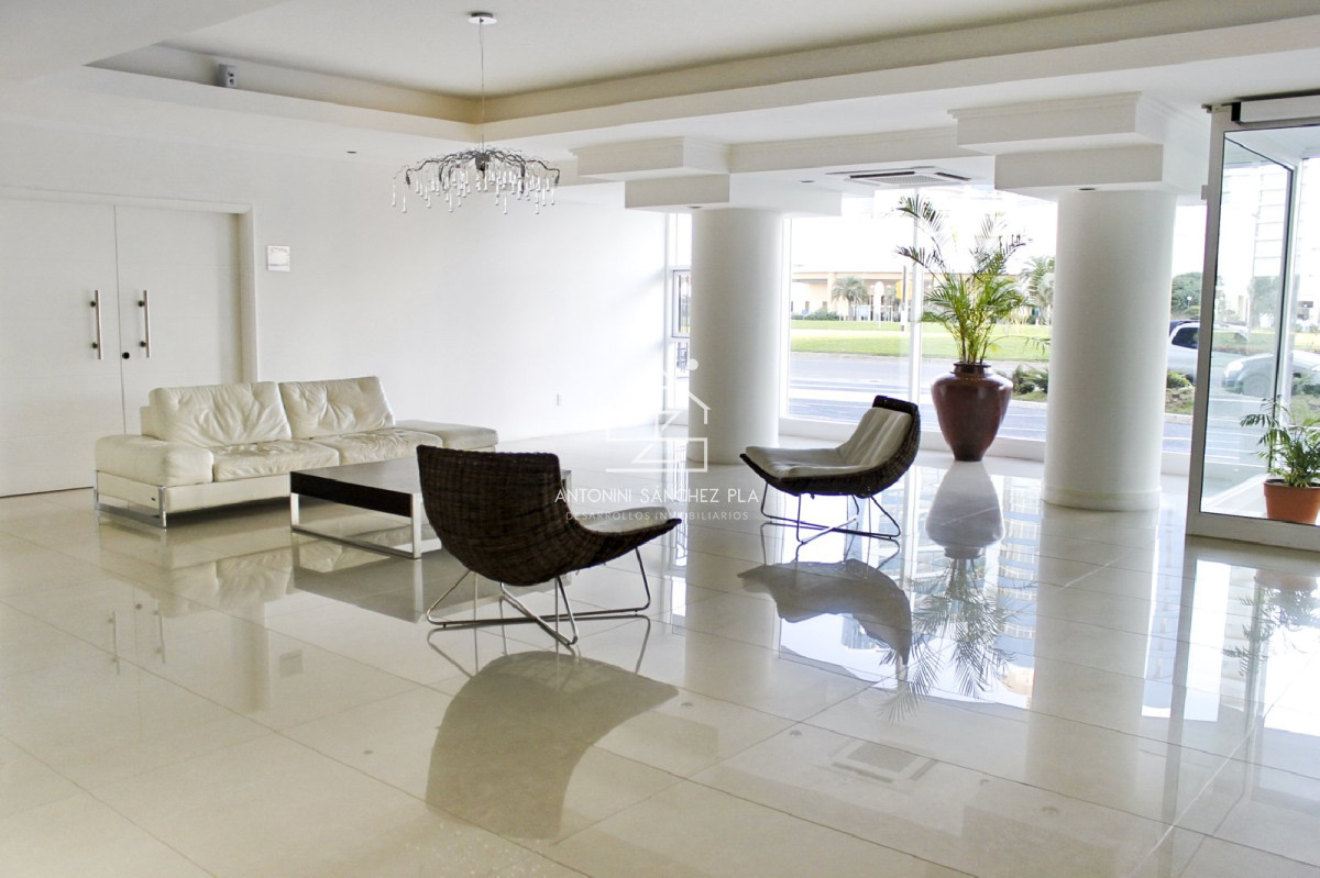 Apartamento ID.3961 - Apartamento, 2 y medio dorm, Punta del Este, ALQUILER